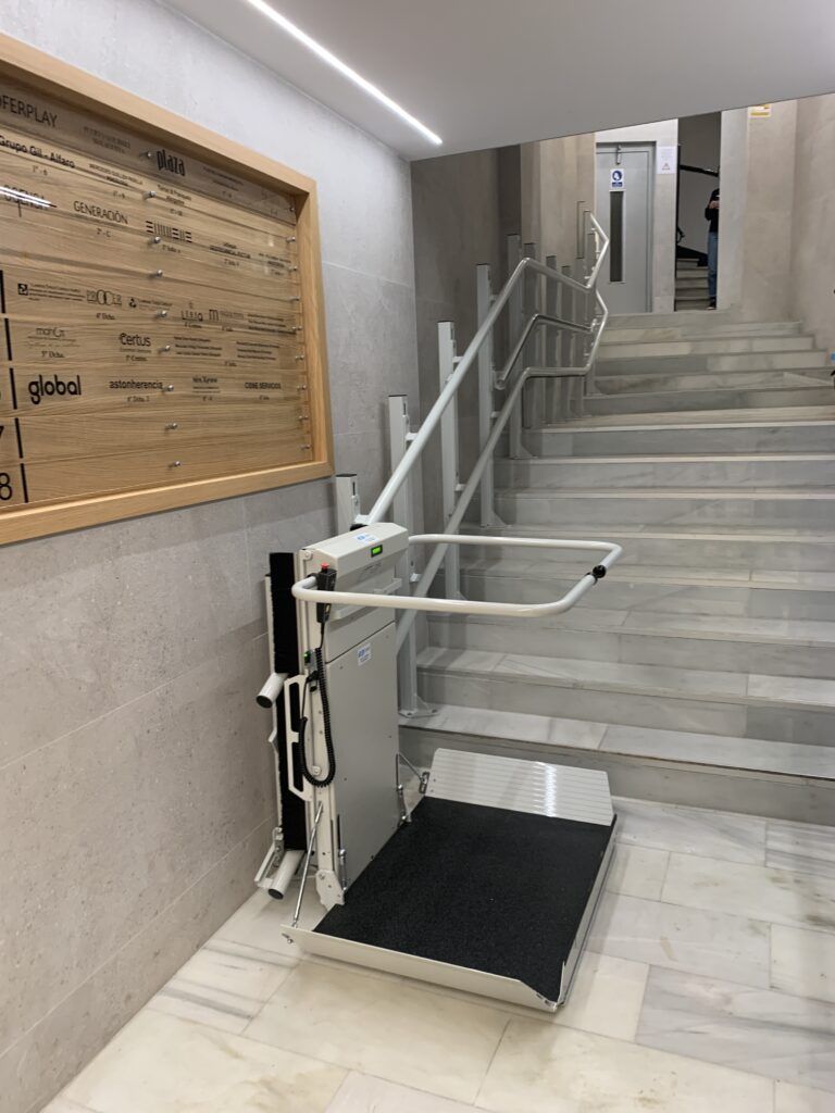 Plataforma Salvaescaleras en Málaga Capital